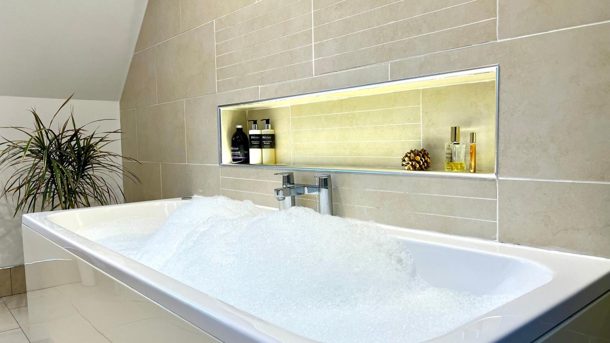 Bluebell With Hot Tub Holiday home